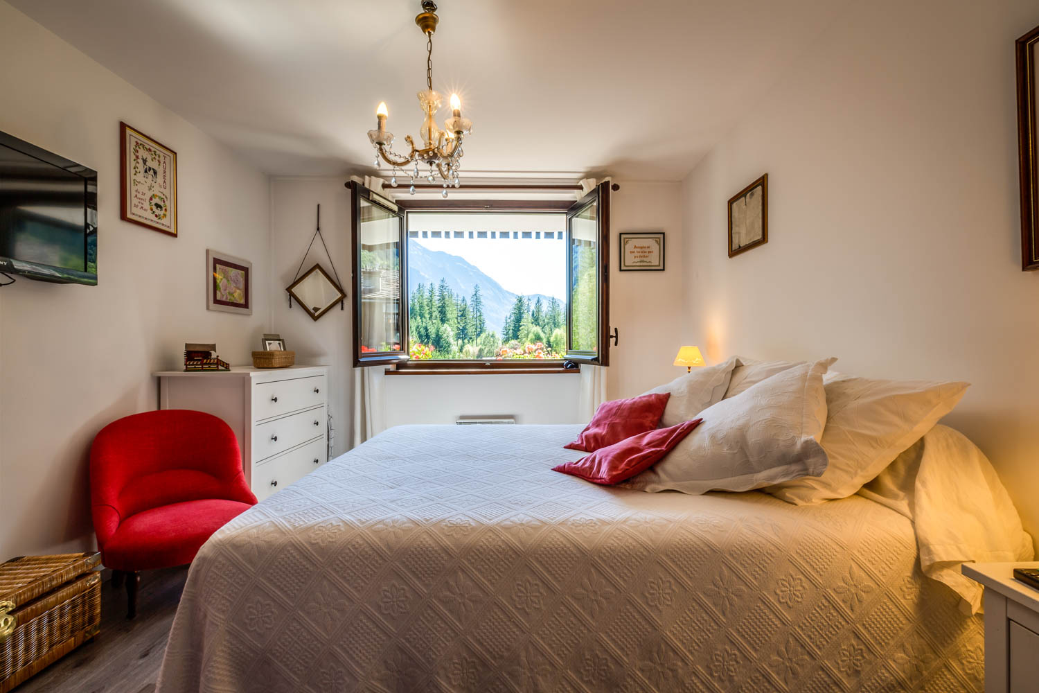 Champraz_Ten80 Holidays