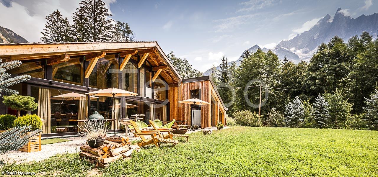 Chalet Zoom