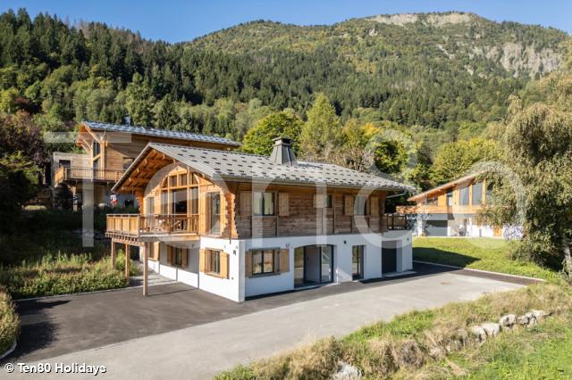 Chalet Monski_Ten80 Holidays