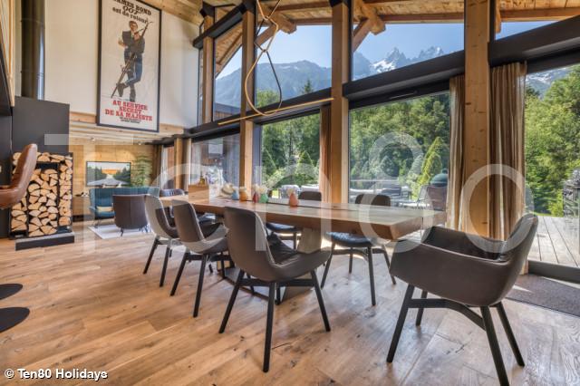 Chalet Maple Leaf _ Ten80 Holidays 