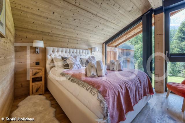 Chalet Maple Leaf _ Ten80 Holidays 