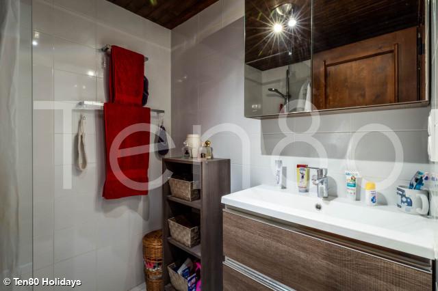 Champraz_Ten80 Holidays 